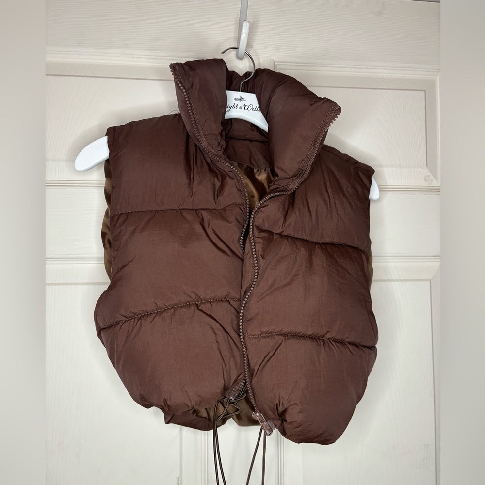 Brown cropped puffer vest